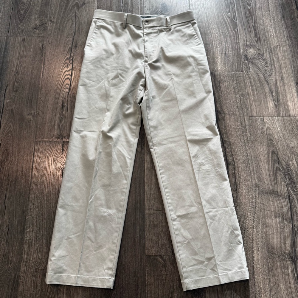 Dockers Men's Cream Chinos straight fit size 32x30